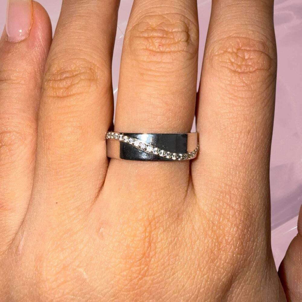 Y2K chic 925 Sterling Silver sparkly pave wave tick band ring Size 9
